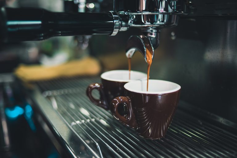 Help! Mijn koffiemachine lekt water!